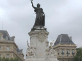 巴黎共和广场雕塑